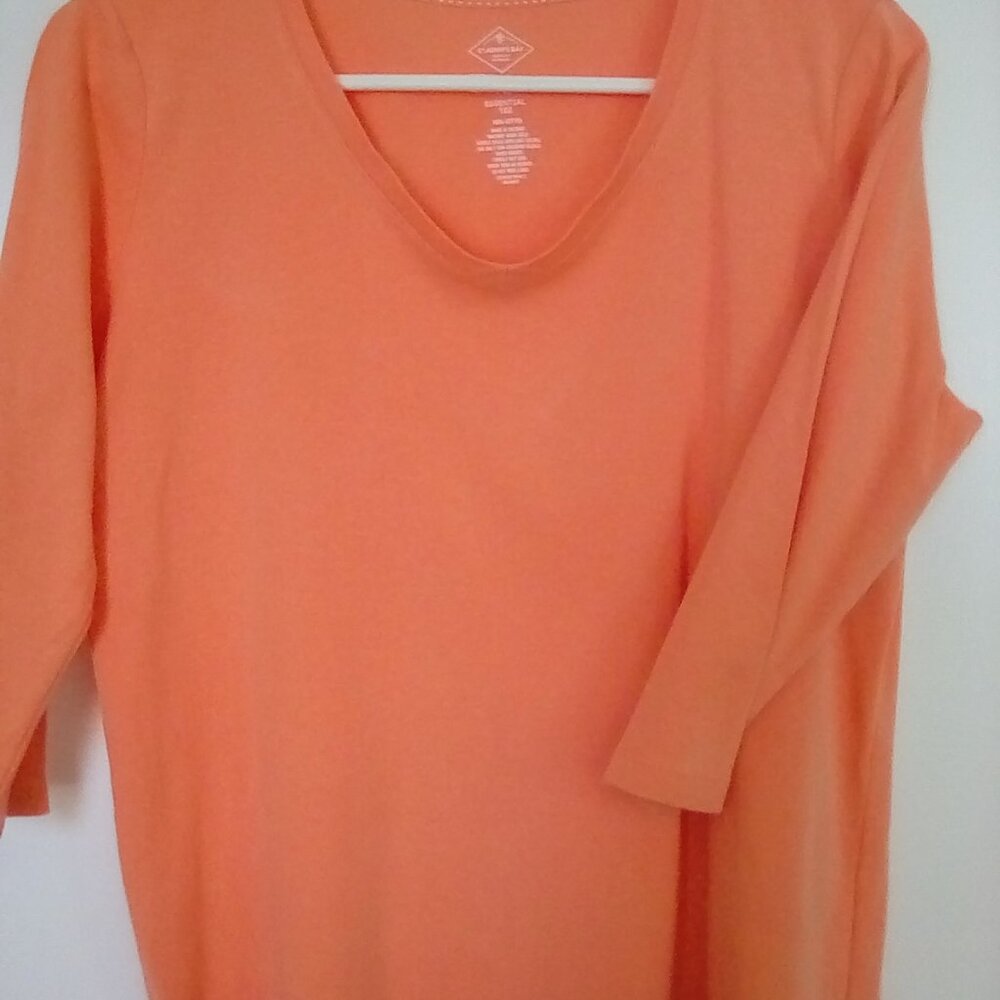 St. John's Bay melon-colored v-neck tee